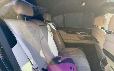 BMW 7 серия, 2018 год, 4 450 000 рублей, 11 фотография