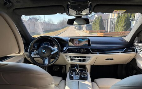 BMW 7 серия, 2018 год, 4 450 000 рублей, 8 фотография
