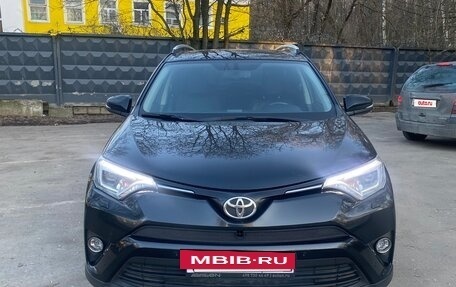 Toyota RAV4, 2016 год, 2 400 000 рублей, 2 фотография