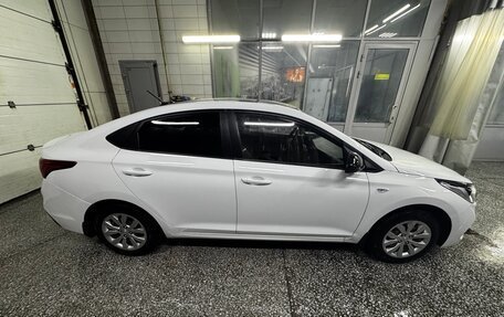 Hyundai Solaris II рестайлинг, 2017 год, 1 150 000 рублей, 12 фотография