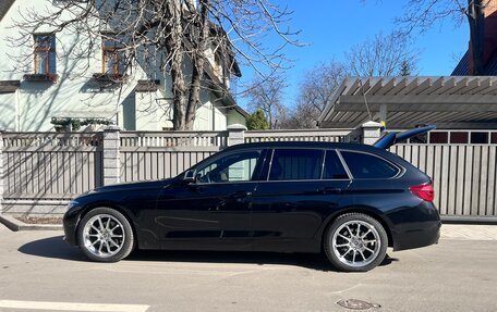 BMW 3 серия, 2018 год, 2 400 000 рублей, 2 фотография