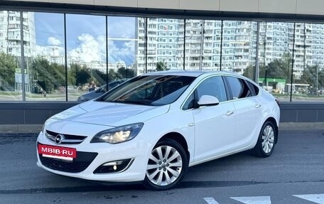 Opel Astra J, 2014 год, 1 140 000 рублей, 10 фотография