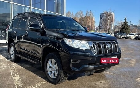 Toyota Land Cruiser Prado 150 рестайлинг 2, 2020 год, 5 300 000 рублей, 3 фотография