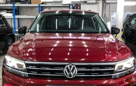 Volkswagen Tiguan II, 2019 год, 2 800 000 рублей, 1 фотография