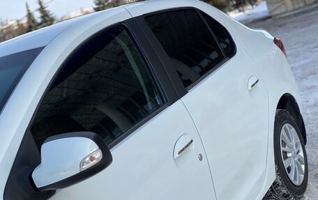 Renault Logan II, 2018 год, 955 000 рублей, 10 фотография