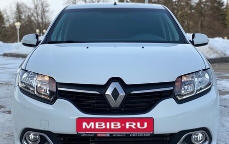 Renault Logan II, 2018 год, 955 000 рублей, 3 фотография