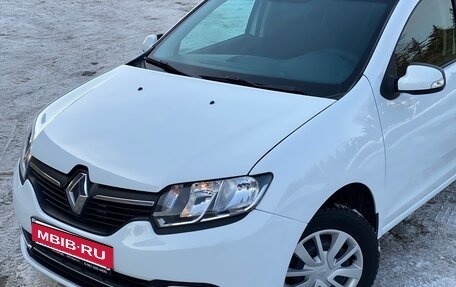 Renault Logan II, 2018 год, 955 000 рублей, 5 фотография