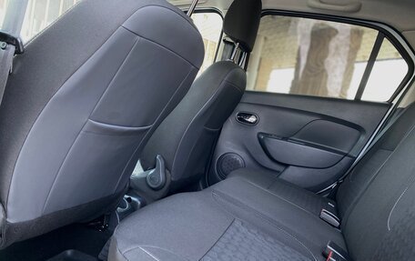 Renault Logan II, 2018 год, 955 000 рублей, 37 фотография