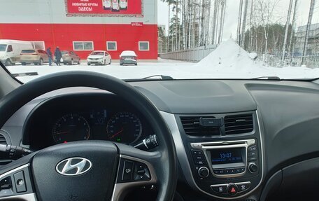 Hyundai Solaris II рестайлинг, 2016 год, 700 000 рублей, 5 фотография