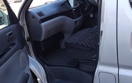 Toyota Regius, 2000 год, 1 350 000 рублей, 9 фотография