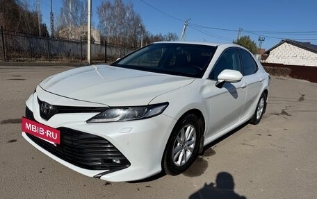 Toyota Camry, 2018 год, 2 699 000 рублей, 2 фотография