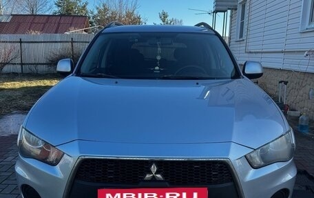 Mitsubishi Outlander III рестайлинг 3, 2012 год, 1 050 000 рублей, 4 фотография