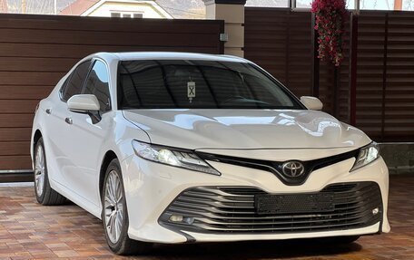 Toyota Camry, 2018 год, 2 690 000 рублей, 1 фотография