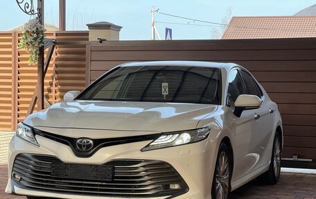 Toyota Camry, 2018 год, 2 690 000 рублей, 3 фотография