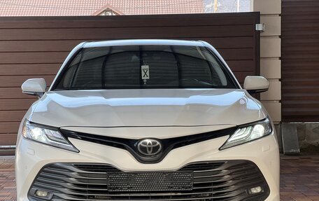 Toyota Camry, 2018 год, 2 690 000 рублей, 2 фотография