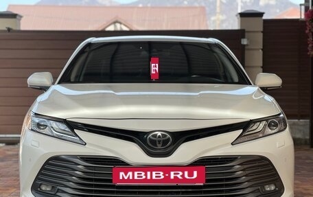 Toyota Camry, 2018 год, 2 690 000 рублей, 5 фотография