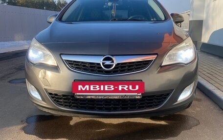 Opel Astra J, 2011 год, 860 000 рублей, 4 фотография