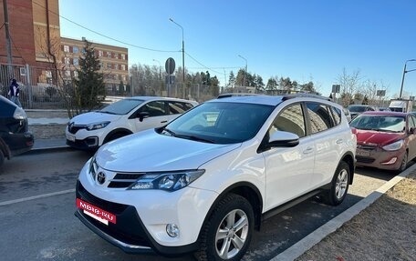 Toyota RAV4, 2013 год, 1 800 000 рублей, 2 фотография