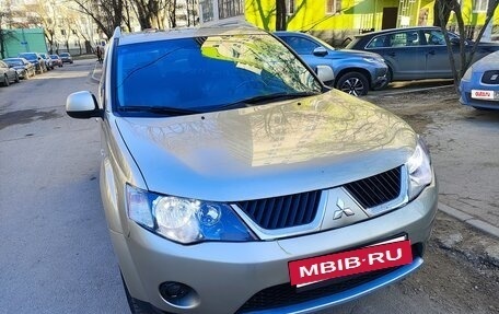 Mitsubishi Outlander III рестайлинг 3, 2008 год, 1 000 000 рублей, 8 фотография