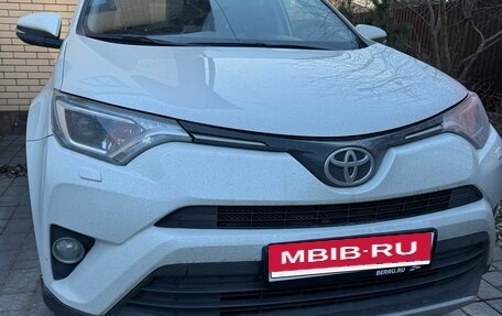 Toyota RAV4, 2016 год, 2 300 000 рублей, 4 фотография