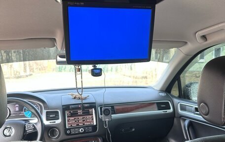 Volkswagen Touareg III, 2010 год, 2 000 000 рублей, 3 фотография