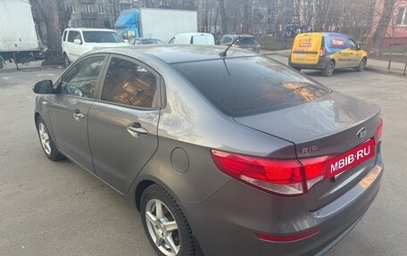 KIA Rio III рестайлинг, 2015 год, 900 000 рублей, 4 фотография