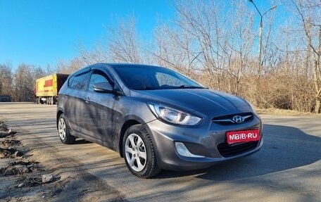 Hyundai Solaris II рестайлинг, 2012 год, 1 030 000 рублей, 1 фотография