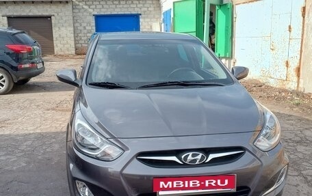 Hyundai Solaris II рестайлинг, 2011 год, 760 000 рублей, 5 фотография