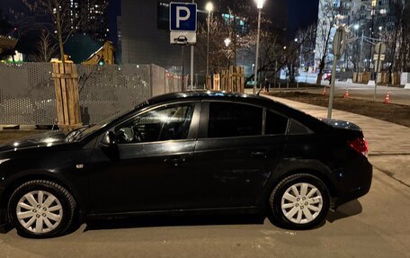 Chevrolet Cruze II, 2010 год, 650 000 рублей, 4 фотография