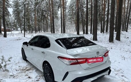 Toyota Camry, 2019 год, 2 750 000 рублей, 2 фотография