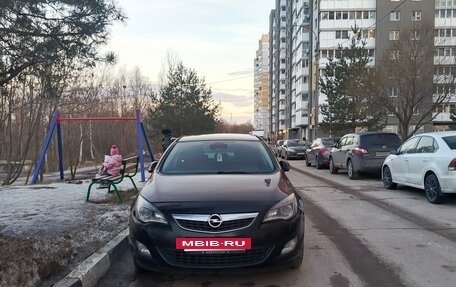 Opel Astra J, 2011 год, 770 000 рублей, 2 фотография