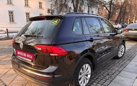 Volkswagen Tiguan II, 2019 год, 2 600 000 рублей, 6 фотография