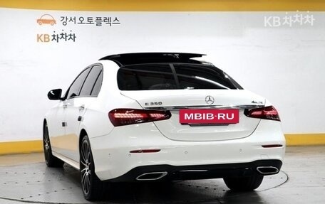 Mercedes-Benz E-Класс, 2023 год, 6 040 000 рублей, 4 фотография