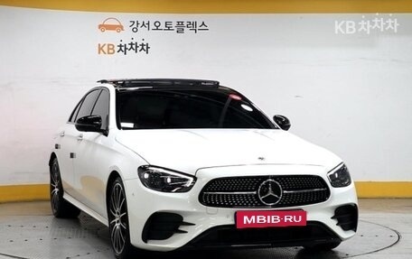 Mercedes-Benz E-Класс, 2023 год, 6 040 000 рублей, 2 фотография