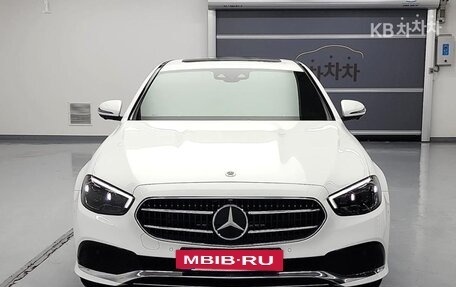 Mercedes-Benz E-Класс, 2022 год, 4 530 000 рублей, 2 фотография