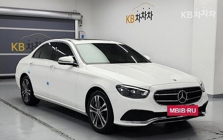 Mercedes-Benz E-Класс, 2022 год, 4 530 000 рублей, 4 фотография