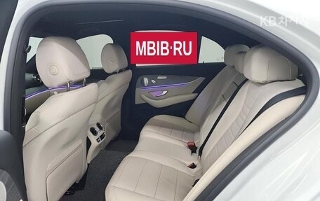 Mercedes-Benz E-Класс, 2022 год, 4 530 000 рублей, 12 фотография