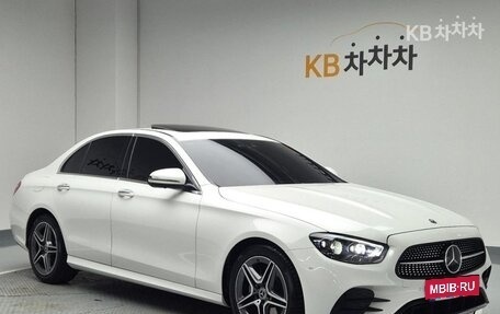 Mercedes-Benz E-Класс, 2022 год, 3 740 000 рублей, 4 фотография