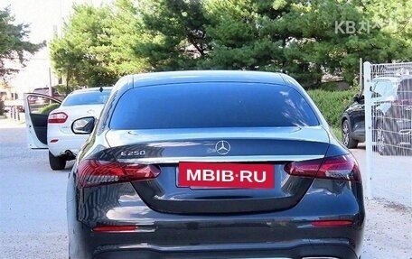 Mercedes-Benz E-Класс, 2022 год, 4 320 000 рублей, 3 фотография