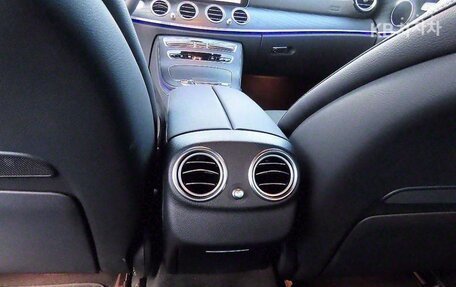 Mercedes-Benz E-Класс, 2022 год, 4 320 000 рублей, 14 фотография