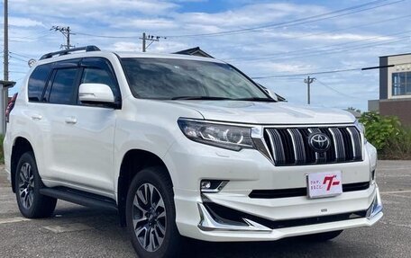 Toyota Land Cruiser Prado 150 рестайлинг 2, 2022 год, 3 700 090 рублей, 4 фотография