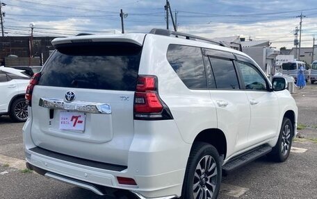 Toyota Land Cruiser Prado 150 рестайлинг 2, 2022 год, 3 700 090 рублей, 5 фотография