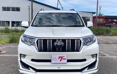 Toyota Land Cruiser Prado 150 рестайлинг 2, 2022 год, 3 700 090 рублей, 3 фотография