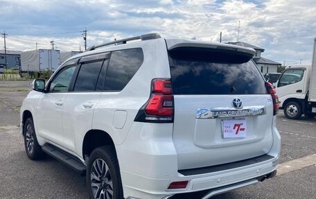 Toyota Land Cruiser Prado 150 рестайлинг 2, 2022 год, 3 700 090 рублей, 6 фотография