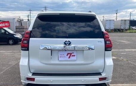 Toyota Land Cruiser Prado 150 рестайлинг 2, 2022 год, 3 700 090 рублей, 2 фотография