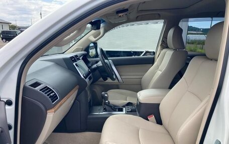Toyota Land Cruiser Prado 150 рестайлинг 2, 2022 год, 3 700 090 рублей, 10 фотография