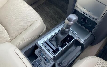 Toyota Land Cruiser Prado 150 рестайлинг 2, 2022 год, 3 700 090 рублей, 21 фотография