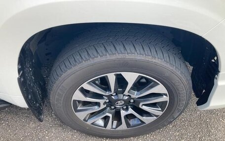 Toyota Land Cruiser Prado 150 рестайлинг 2, 2022 год, 3 700 090 рублей, 38 фотография