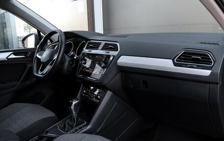 Volkswagen Tiguan II, 2021 год, 2 599 000 рублей, 12 фотография