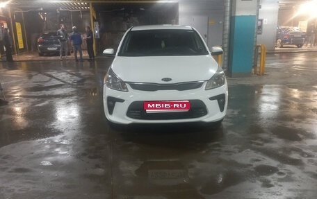 KIA Rio IV, 2017 год, 855 000 рублей, 1 фотография